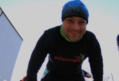 A charity Green Shoelace Half Marathon - Aliplast Running Team