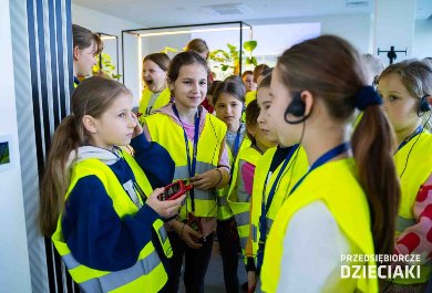 Kids from Primary School No. 20 in Aliplast