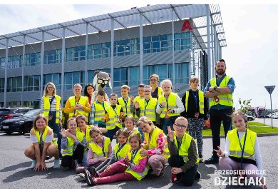 Kids from Primary School No. 20 in Aliplast